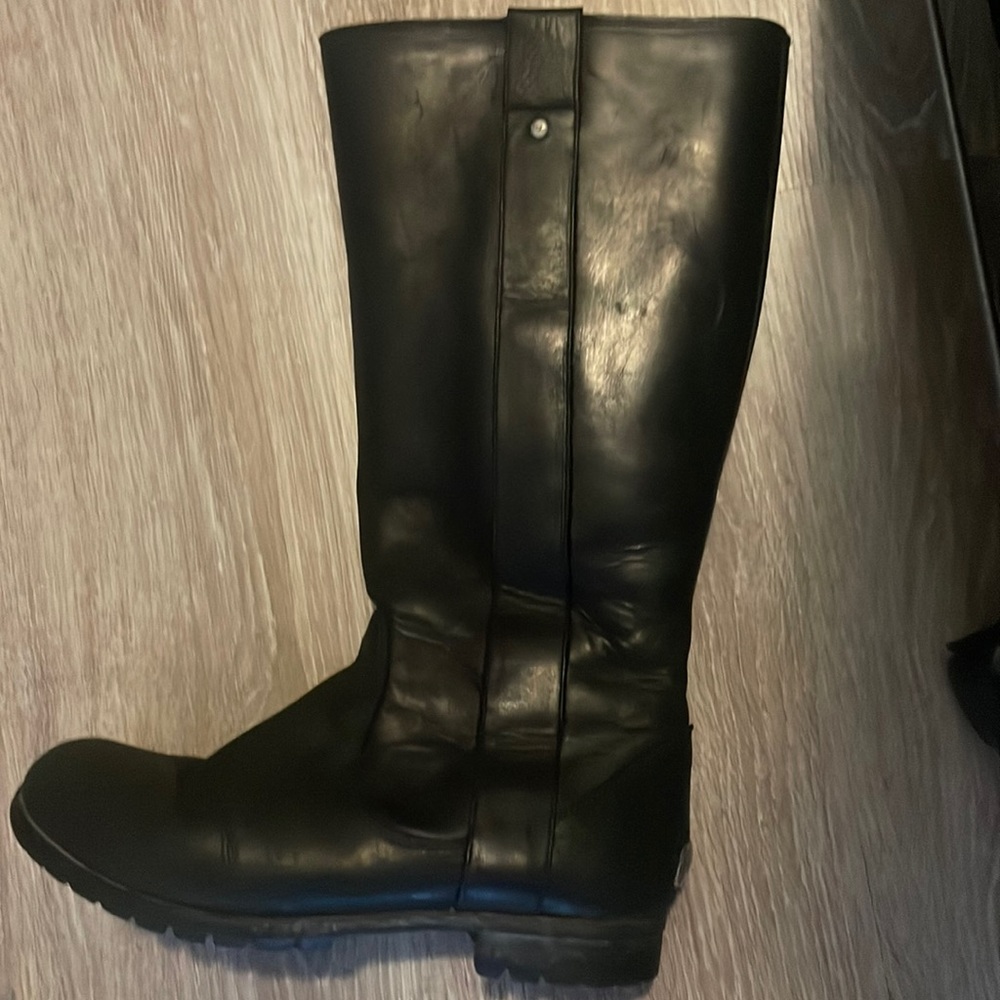 UGG Black Leather Junipero Boot